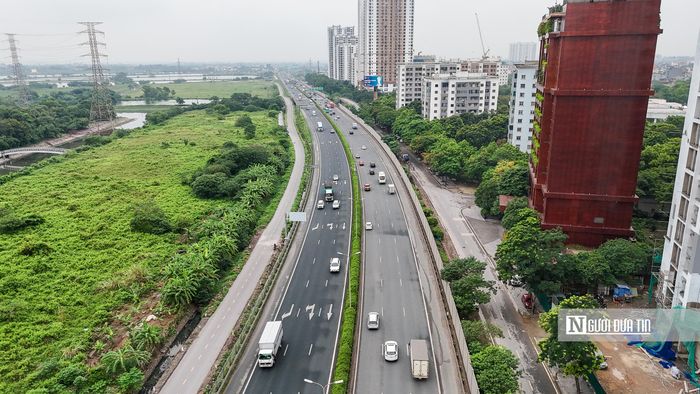 Đoạn từ nút giao Pháp Vân đến Km182+400 (khu vực nút giao Pháp Vân, dài khoảng 1,5km) được xây dựng cầu cạn quy mô 6 làn xe tại dải phân cách giữa.