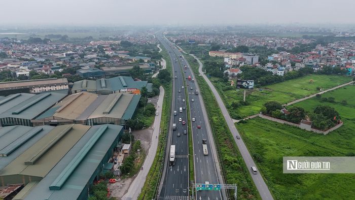 Ghi nhận của Người Đưa Tin, cao tốc Pháp Vân - Cầu Giẽ hiện có 6 làn xe hoàn chỉnh và hệ thống đường gom song hành hai bên. Lưu lượng phương tiện tăng bình quân khoảng 6% mỗi năm kể từ khi đưa vào sử dụng, khiến tuyến thường xuyên chịu áp lực lớn vào cuối tuần và các dịp lễ, Tết.
