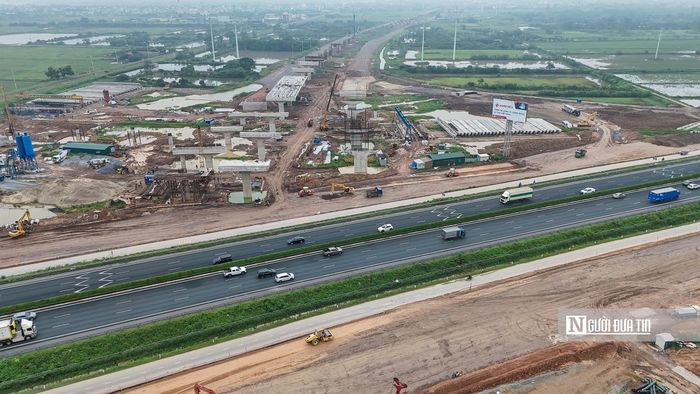 Một số hình ảnh đang thi công tại khu vực này.