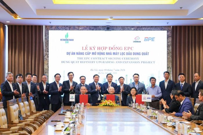 Toàn cảnh lễ ký Hợp đồng EPC Dự án nâng cấp mở rộng nhà máy Lọc dầu Dung Quất. Ảnh: Petrovietnam