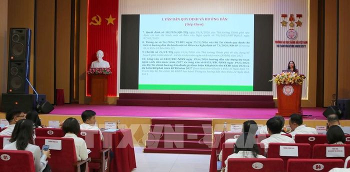 Bà Vũ Thị Hải Yến Phó Vụ trưởng Vụ Tài chính - Kinh tế ngành, Bộ Tài chính phát biểu tại hội nghị. Ảnh: Minh Thu - TTXVN 