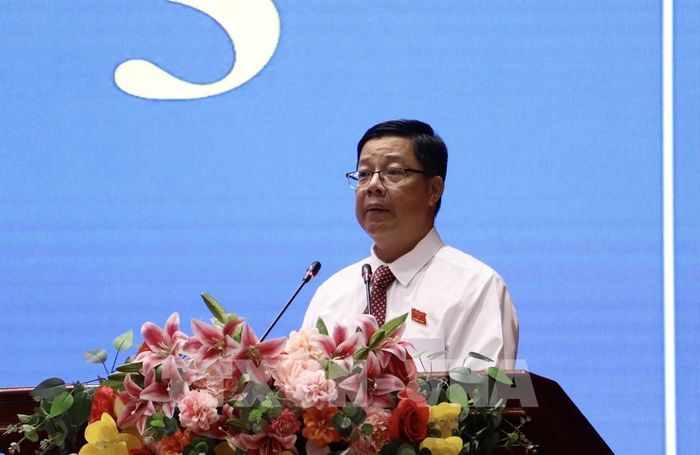 Ông Trần Thanh Nguyên, Phó Chủ tịch HĐND tỉnh Đồng Tháp phát biểu tại buổi bế mạc Kỳ họp thứ 3 HĐND tỉnh khóa XI. Ảnh: Hồng Nhung - TTXVN