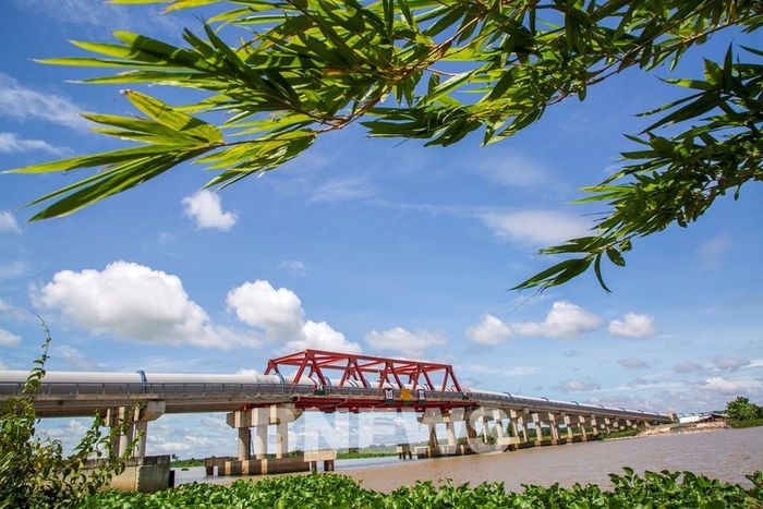 Hệ thống thủy lợi được đầu tư đồngbộ, góp phần bảo đảm nguồn nước phục vụ phát triển nông nghiệp ứng dụng côngnghệ cao tại tỉnh Tây Ninh. Ảnh: Giang Phương – TTXVN