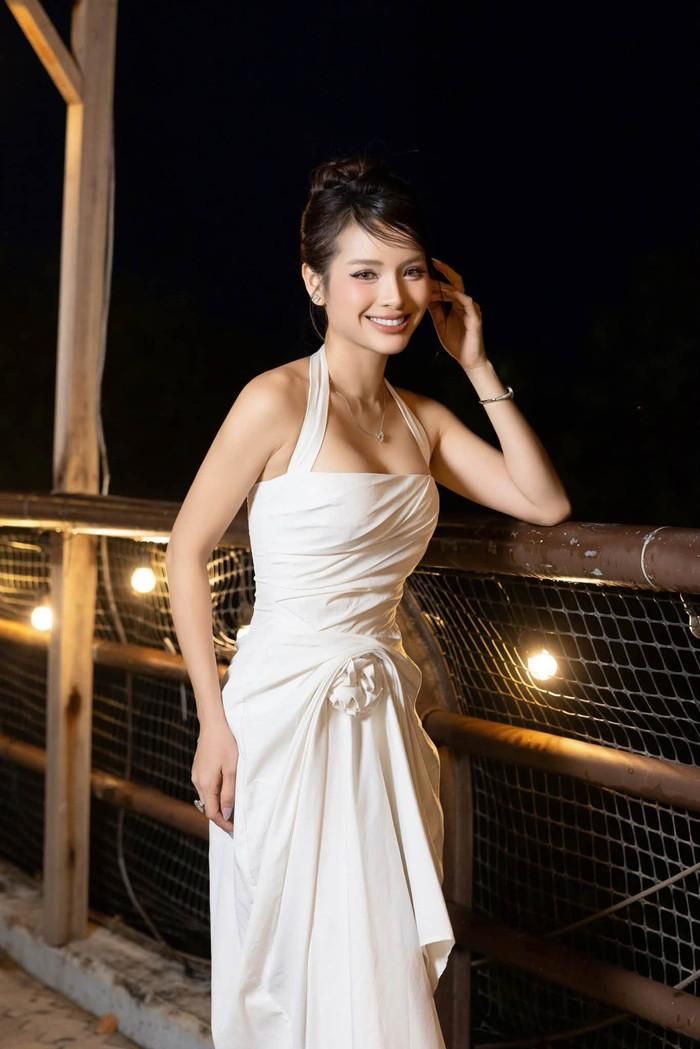 Phương Trinh Jolie chứng minh phong độ nhan sắc sau sinh. (Nguồn: FBNV)