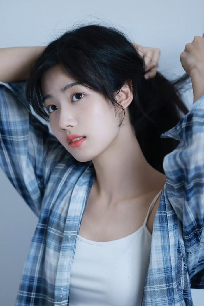 Người hâm mộ của Trương Lăng Hách đồng loạt bày tỏ sự phản đối trước thông tin Lư Dục Hiểu được nhắm cho vai nữ chính. Ảnh: Weibo 
