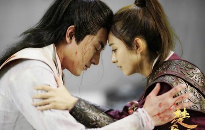 Phim theo chân nữ nô lệ Sở Kiều từng bước trưởng thành, trở thành nữ tướng mạnh mẽ giữa thời loạn. Xen giữa hành trình ấy là chuyện tình nhiều bi kịch với Vũ Văn Nguyệt và Yến Tuân.