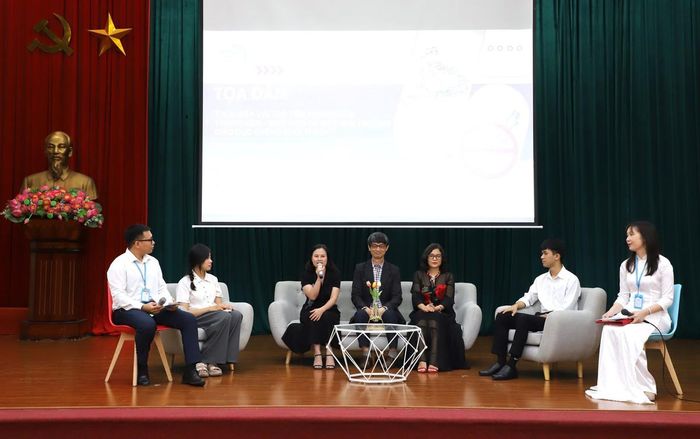 Học viện Phụ nữ Việt Nam tổ chức tọa đàm “Thúc đẩy vai trò tiên phong của thanh niên – sinh viên vì một môi trường giáo dục không khói thuốc”