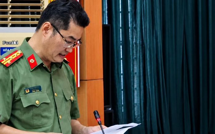 Đại tá Trần Anh Tuấn, Trưởng phòng Tham mưu Công an tỉnh Tuyên Quang, thông tin tại buổi họp báo.