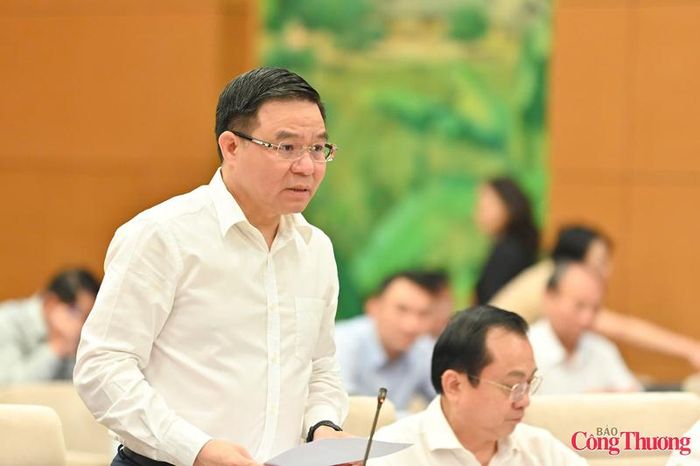 Trình bày tóm tắt các nội dung quan trọng trong dự thảo Luật Dầu khí (sửa đổi), Bộ trưởng Bộ Công Thương Lê Mạnh Hùng đã nhấn mạnh sự cần thiết của việc sửa đổi dự án luật.