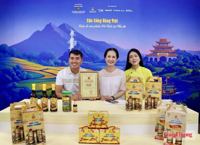 Trong quý III và quý IV/2026, Hà Tĩnh sẽ tổ chức các phiên chợ thương mại điện tử, chương trình livestream và xây dựng gian hàng trực tuyến. Ảnh: Phúc Sơn