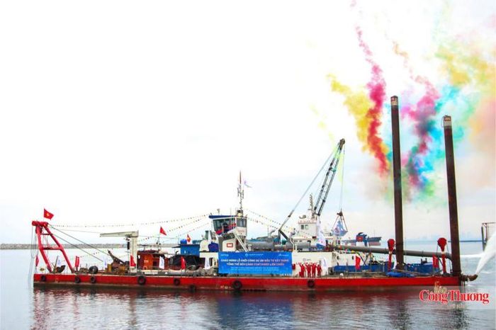 Nghi thức khởi công bến cảng container Liên Chiểu (hồi cuối tháng 4/2026), siêu dự án logistics Đà Nẵng được định hướng xây dựng là cảng xanh, cảng thông minh.
