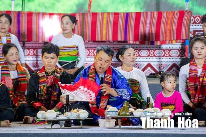 Thực hành nghi thức cúng cơm mới tại Liên hoan Văn hóa truyền thống các dân tộc thiểu số tỉnh Thanh Hóa năm 2026