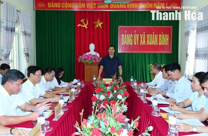 Toàn cảnh buổi làm việc.