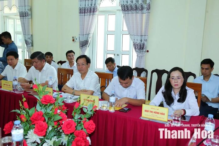 Các đại biểu dự tại buổi làm việc.