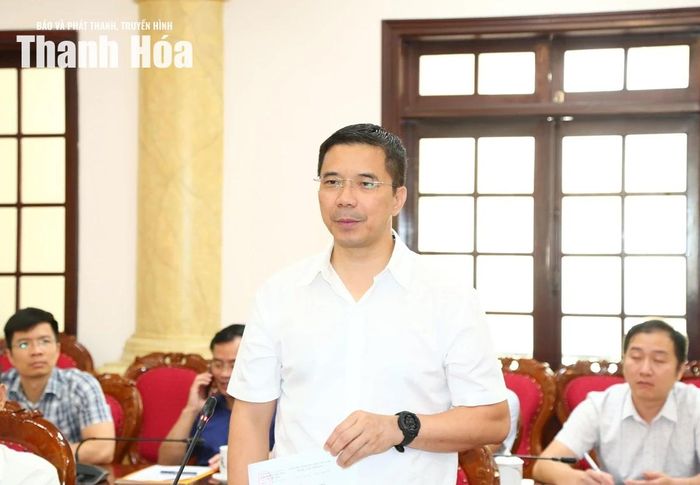 Phó Bí thư Thường trực Tỉnh ủy Nguyễn Hồng Phong phát biểu tại buổi làm việc.