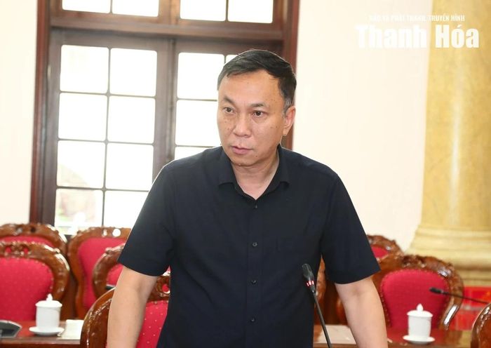 Chủ tịch Liên đoàn bóng đá Việt Nam Trần Quốc Tuấn phát biểu tại buổi làm việc.