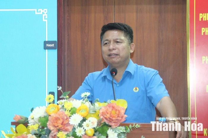 Điện lãnh đạo Liên đoàn Lao động tỉnh phát biểu tại hội nghị.