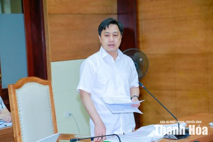 Giám đốc Sở Nông nghiệp và Môi trường Lê Văn Tiến phát biểu tại hội nghị.