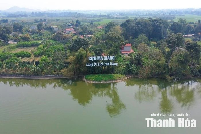 Làng Du lịch Yên Trung được bình chọn là “Làng du lịch được yêu thích nhất”.