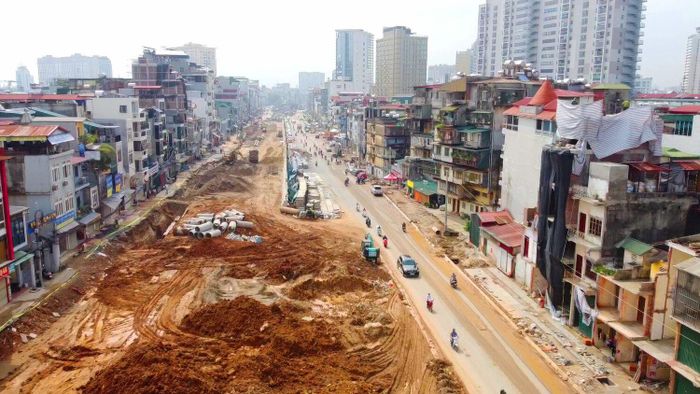 Dự án Vành đai 1 đoạn Hoàng Cầu - Voi Phục đang được gấp rút thi công với mục tiêu thông xe toàn tuyến trước ngày 2/9 và hoàn thành toàn bộ dự án trong năm 2026.