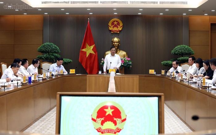 Phó Thủ tướng Thường trực Phạm Gia Túc làm việc với Bộ Tài chính và một số bộ, ngành, hiệp hội - Ảnh: VGP