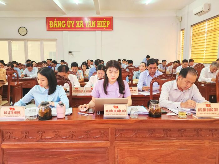 Đại biểu tham dự hội nghị.