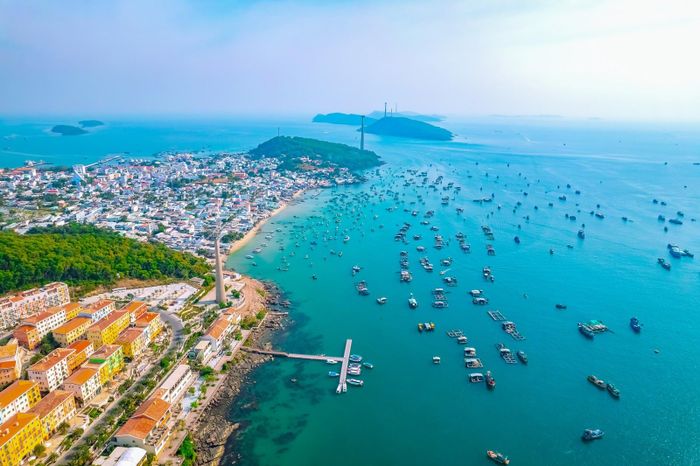 Đặc khu Phú Quốc nhìn từ trên cao.