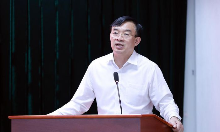  Đồng chí Nguyễn Đình Lợi phát biểu kết luận. 