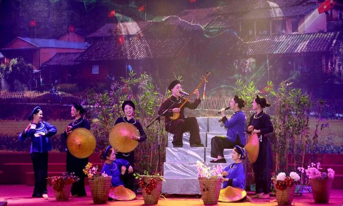  Tiết mục "Câu then hội xuân" của đoàn Bắc Ninh tại hội diễn. 