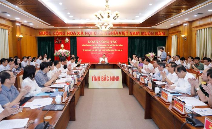  Quang cảnh buổi làm việc. 