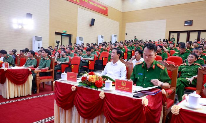 Quang cảnh hội nghị.
