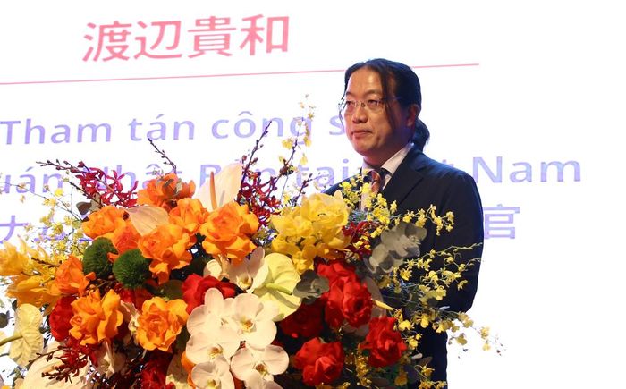  Ông Watanabe Takakazu, Tham tán công sứ Đại sứ quán Nhật Bản tại Việt Nam phát biểu. 