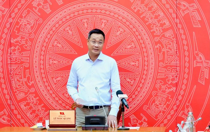 Bí thư Thành ủy Lê Ngọc Quang phát biểu chỉ đạo tại phiên họp. Ảnh: T.CÔNG