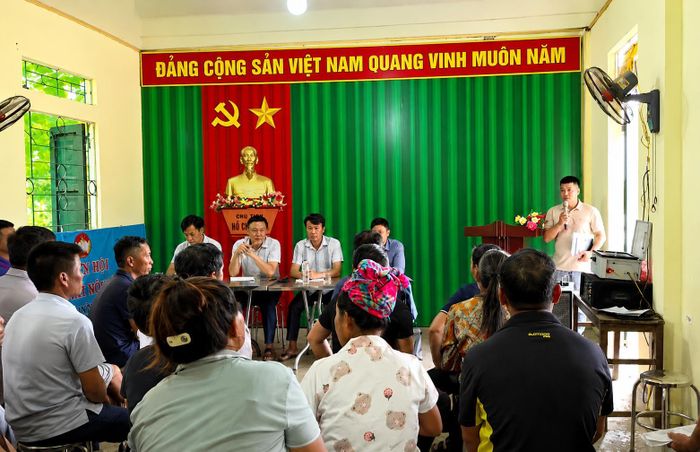 Đại diện phường Điện Biên Phủ đối thoại với các hộ gia đình, cá nhân có đất thu hồi thực hiện Dự án Khu đô thị thương mại, du lịch, dịch vụ và sân golf Huổi Phạ.