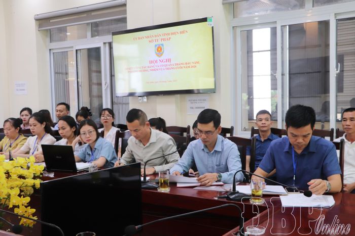 Đại biểu tham dự hội nghị.