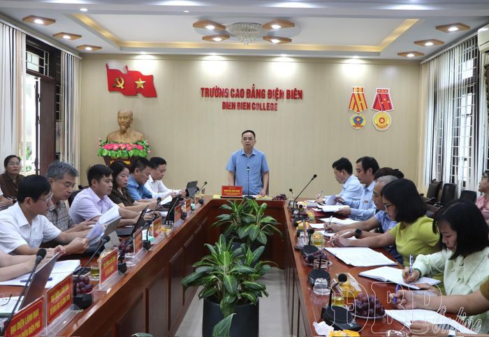 Phó Chủ tịch UBND tỉnh Nguyễn Văn Đoạt phát biểu chỉ đạo tại buổi làm việc.