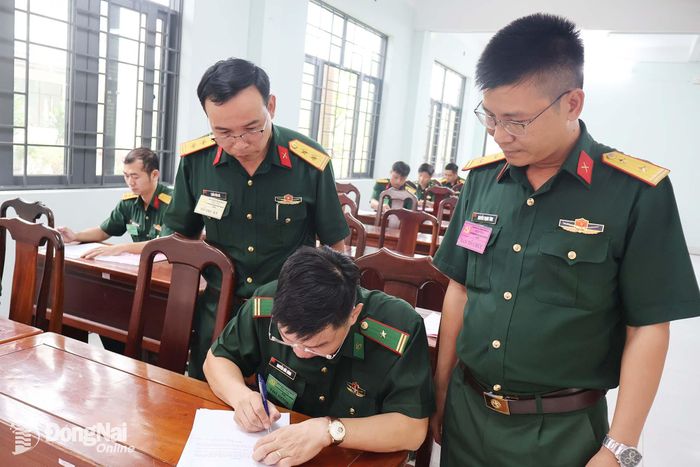 Thí sinh dự thi nội dung kiến thức. Ảnh: Nguyệt Hà
