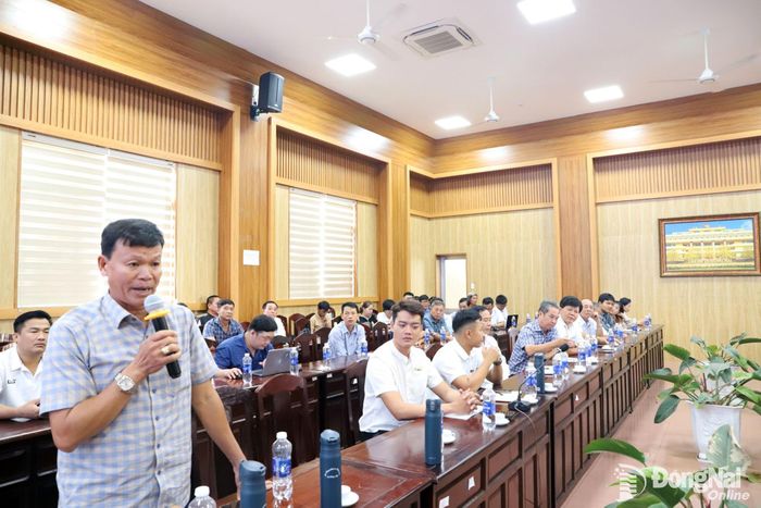 Đại diện hợp tác xã trên địa bàn thành phố trao đổi thông tin, nhu cầu thực tế về mã số vùng trồng tại hội nghị tập huấn. Ảnh: B.nguyên