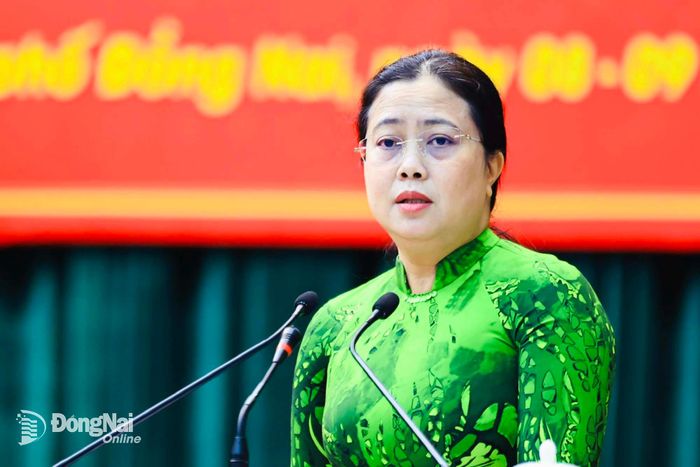 Thành ủy viên, Giám đốc Sở Văn hóa, Thể thao và Du lịch Lê Thị Ngọc Loan trả lời chất vấn. Ảnh: Công Nghĩa