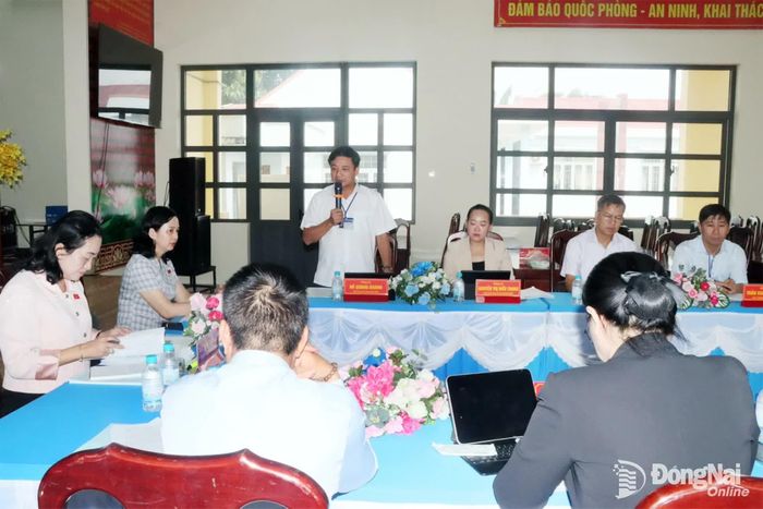 Chủ tịch UBND xã Lộc Thành Hồ Quang Khánh phát biểu tại hội nghị. Ảnh Quang Minh
