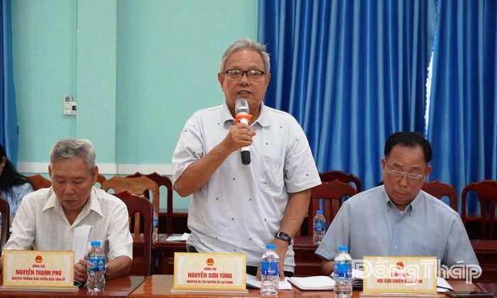 Các đại biểu tham gia ý kiến tại hội nghị.