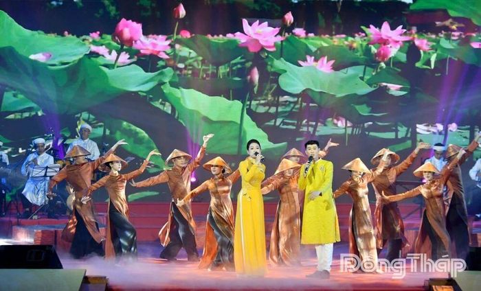 Một tiết mục của Đoàn Đồng Tháp tại hội diễn.