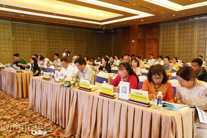 Các đại biểu tham dự hội nghị tập huấn.