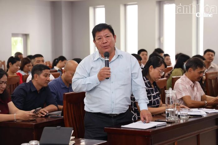 Lãnh đạo Phòng Dịch vụ - Quảng cáo phát biểu.