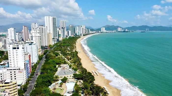 Bãi biển Nha Trang nhìn từ trên cao.