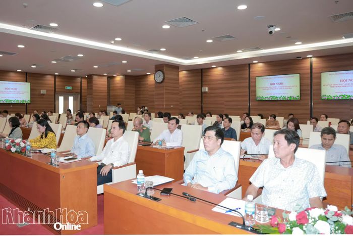 Các đại biểu tham dự hội nghị.