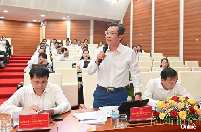 Lãnh đạo Sở Xây dựng phát biểu.