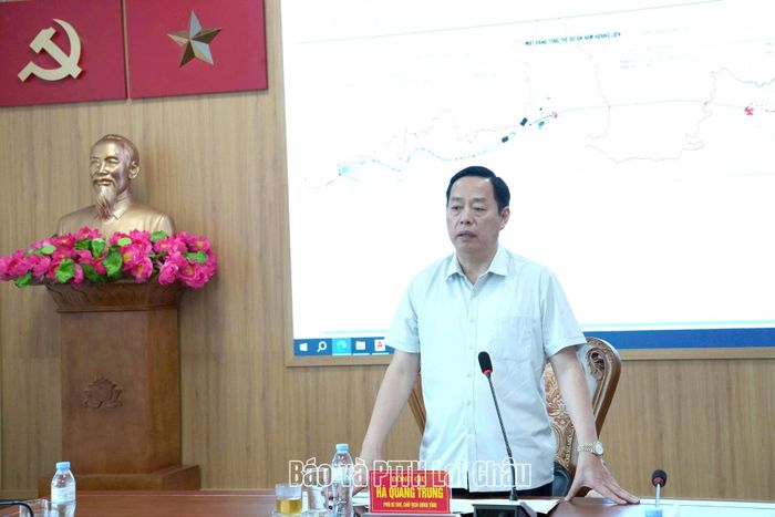 Đồng chí Hà Quang Trung – Phó Bí thư Tỉnh ủy, Chủ tịch UBND tỉnh phát biểu chỉ đạo.