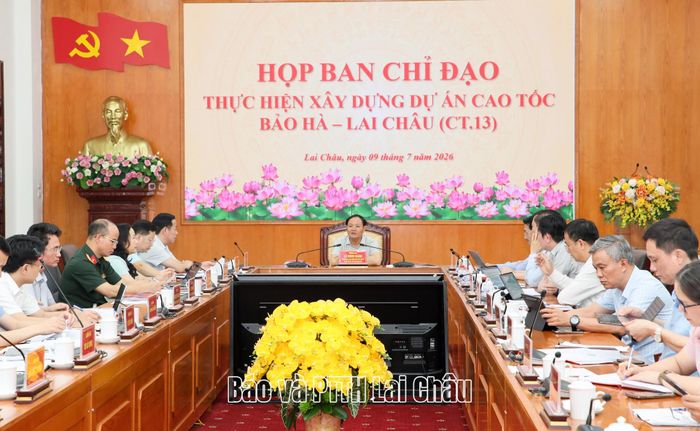 Quang cảnh cuộc họp tại điểm cầu tỉnh.