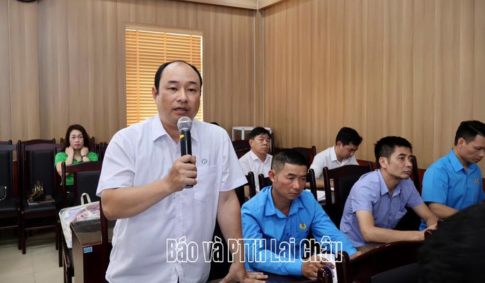 Đại diện công đoàn Bệnh viện Đa khoa Than Uyên thảo luận tại hội nghị.
